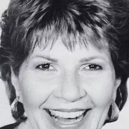 Mickie McGowan 飾演 Computer Voice (voice)