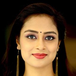 韋蒂卡·杜特 飾演 Lisa Varma