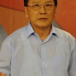 Xue Zhongrui 飾演 Doctor Xu