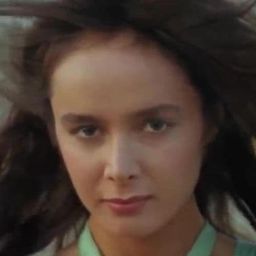 Tiziana Altieri 飾演 Angela