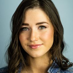 Kamilla Kowal 飾演 Maddie