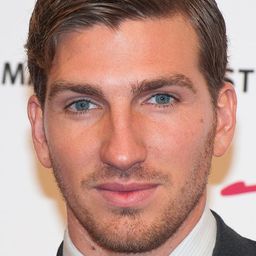 Alan Cappelli Goetz - 傳奇舞者卡娜演員 飾演Erik Bruhn