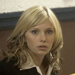 Jennifer Miller 飾演 Alex