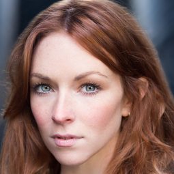 艾米·葛瑞菲斯 飾演 Goods / Fellowship/Senses & Wits (Vanity)