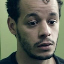 Yassine Fadel - 翩翩人生波麗娜演員 飾演Jeune homme au bar