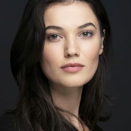 彼娜·丹尼茲 飾演 Lydia / Banu