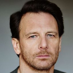 Hendrik Duryn - Utta Danella - Schokolade im Sommer演員 飾演Michael Wendelin