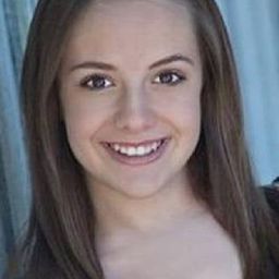 Sarah Sculco 飾演 Kitty Paymon