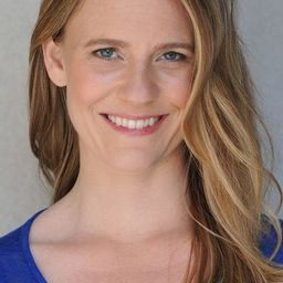 Starla Christian 飾演 June