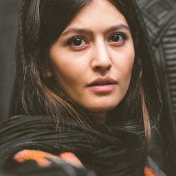 Pardis Ahmadieh 飾演 Golbahar