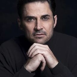 Jean Paul Leroux 飾演 Damián Sutton