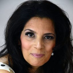 Lydia Nicole - 為人師表演員 飾演Rafaela Fuentes