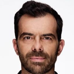 大衛·塞華斯 飾演 Heliodoro