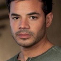 Rene Rosado 飾演 Pepe