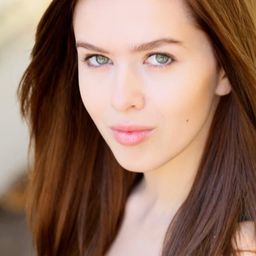 Elizabeth McLaughlin 飾演 Massie Block