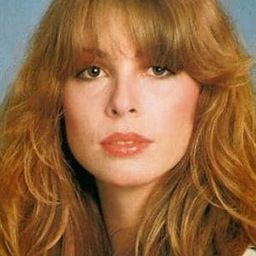 Olivia Pascal 飾演 Vera