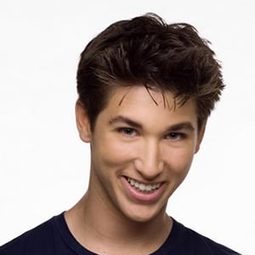 Justin Stein 飾演 A Page