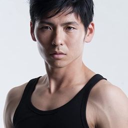 小川未祐 飾演 Kenji