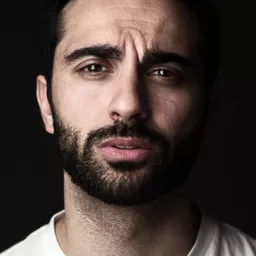 李·馬傑杜布 飾演 Agent Stone