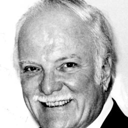 Doug Ford Sr. 飾演 Self (archive footage)