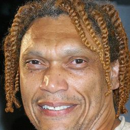 Hawthorne James - A Christmas Wedding演員 飾演Arthur