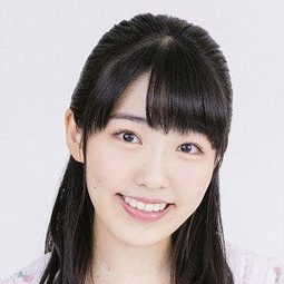 関根 瞳 飾演 Mano Sakuragi