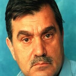 Enrico Pappalardo 飾演 Notaio Crisanti