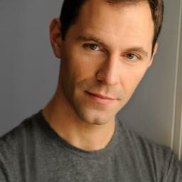 Jonathan C. Kaplan 飾演 George