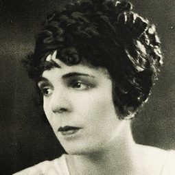 Dale Fuller - 迴轉姻緣演員 飾演Neurotic patient