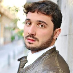 Mario Russo - 高年級姐妹會: 新篇章演員 飾演Porter 1