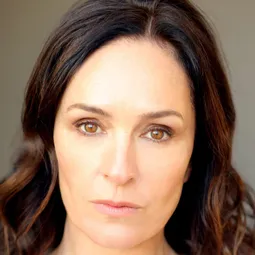 茱麗葉·歐伯利 飾演 Marlene