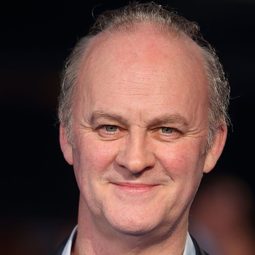 提姆·麥克納尼 飾演 Gregorius the Ghost (voice)