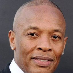 德瑞博士 飾演 Dr. Dre
