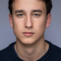 Zac O'Meagher 飾演 Anthony Bull