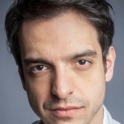伊歐納特·葛拉馬 飾演 Michael