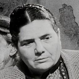 Elvira Tonelli 飾演 Jole