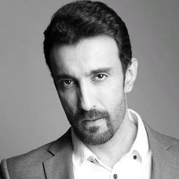 Aamir Qureshi 飾演 Police Officer