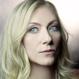 蒂娜·本科 - 復仇者聯盟演員 飾演NASA Scientist