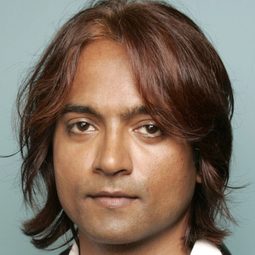 Prashant Narayanan 飾演 Jhumru
