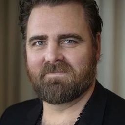 馬提亞斯·諾德克維斯特 飾演 