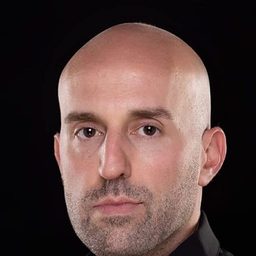 維克多·勾吉卡 - 十字衝鋒車演員 飾演Victor