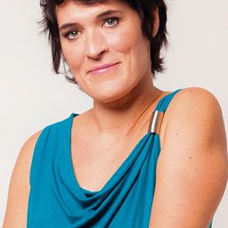 Miren Tirapu - 伊拉蒂演員 飾演Munia