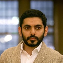 Omar Abdulaziz 飾演 Self - Interviewee