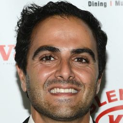 Sam Younis - 公民編劇