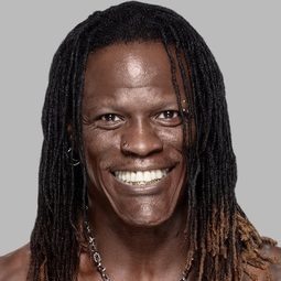 Ron Killings 飾演 R-Truth
