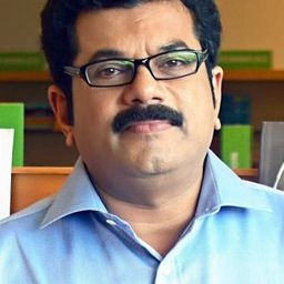 Mukesh 飾演 Chacko