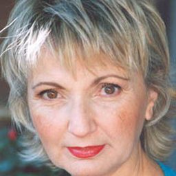 Mont Plans 飾演 Amiga de Flavio y Claudia