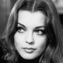 羅美雪妮黛 飾演 Self (archive footage)