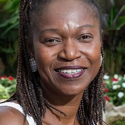 Valdineia Soriano 飾演 Vitória