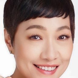 Warapun Nguitragool - 愛情需要編劇演員 飾演Teacher Naphaporn